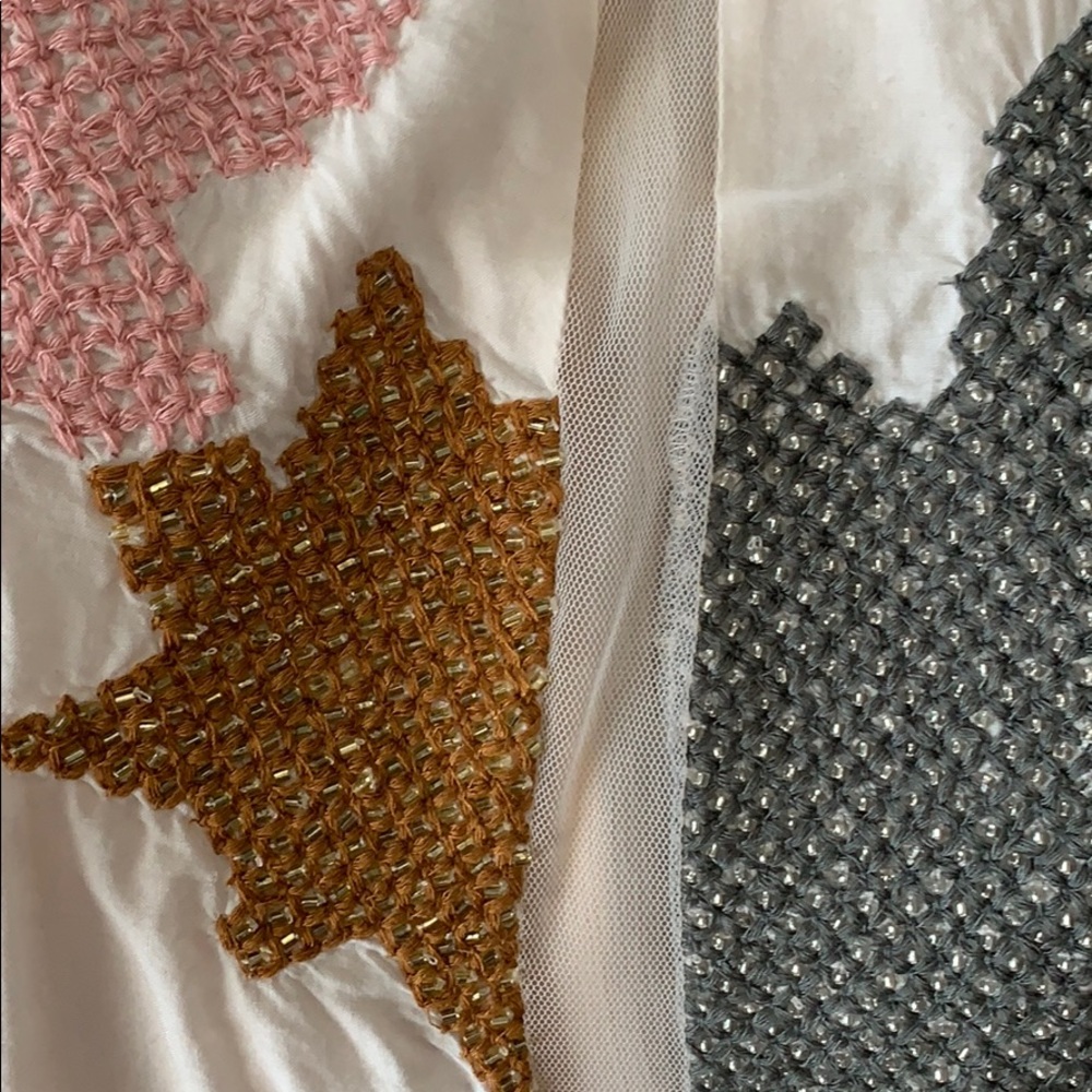 Embroidered Top - Picture 4 of 4